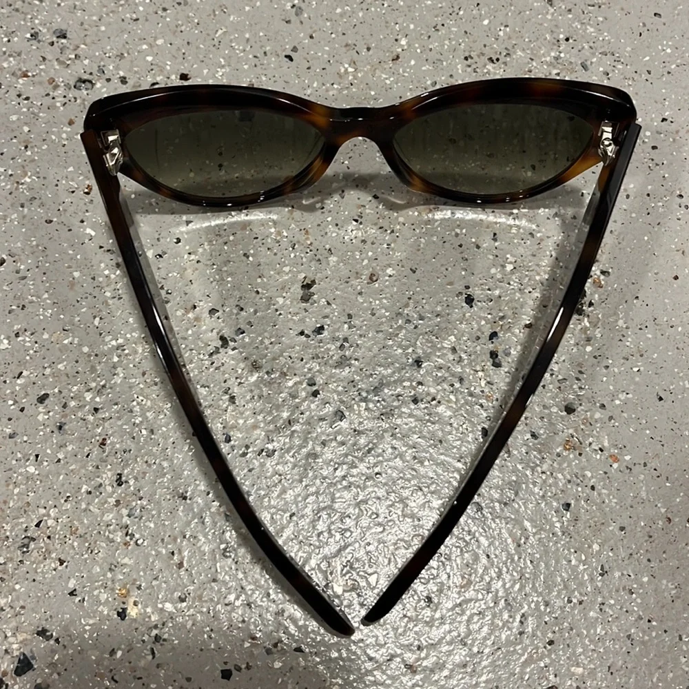 SALVATORE FERRAGAMO MARCHON CAT EYE SUNGLASSES FAUX TORTOISE SHELL NEW WITH CASE